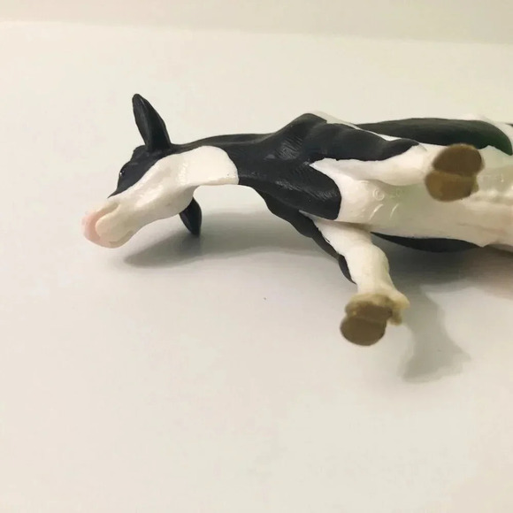 2000 Holstein Cow Schleich Black and White Dairy Milk Farm 5 Inch Long Figure - Picture 12 of 14